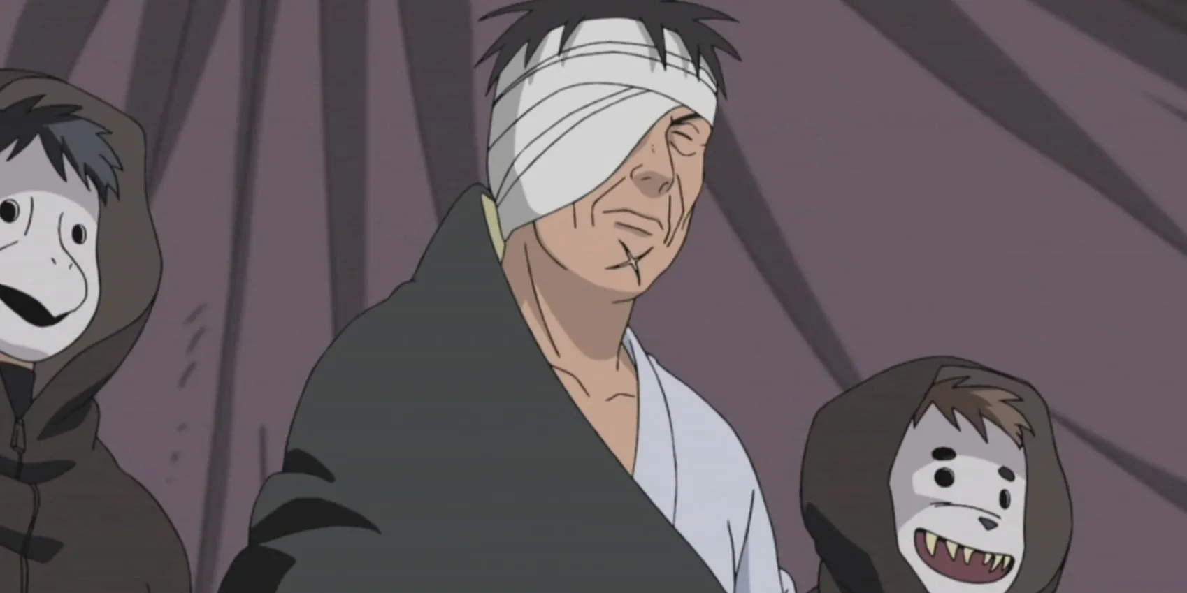 Danzo Shimura, thủ lĩnh Root, với cánh tay cấy ghép Sharingan