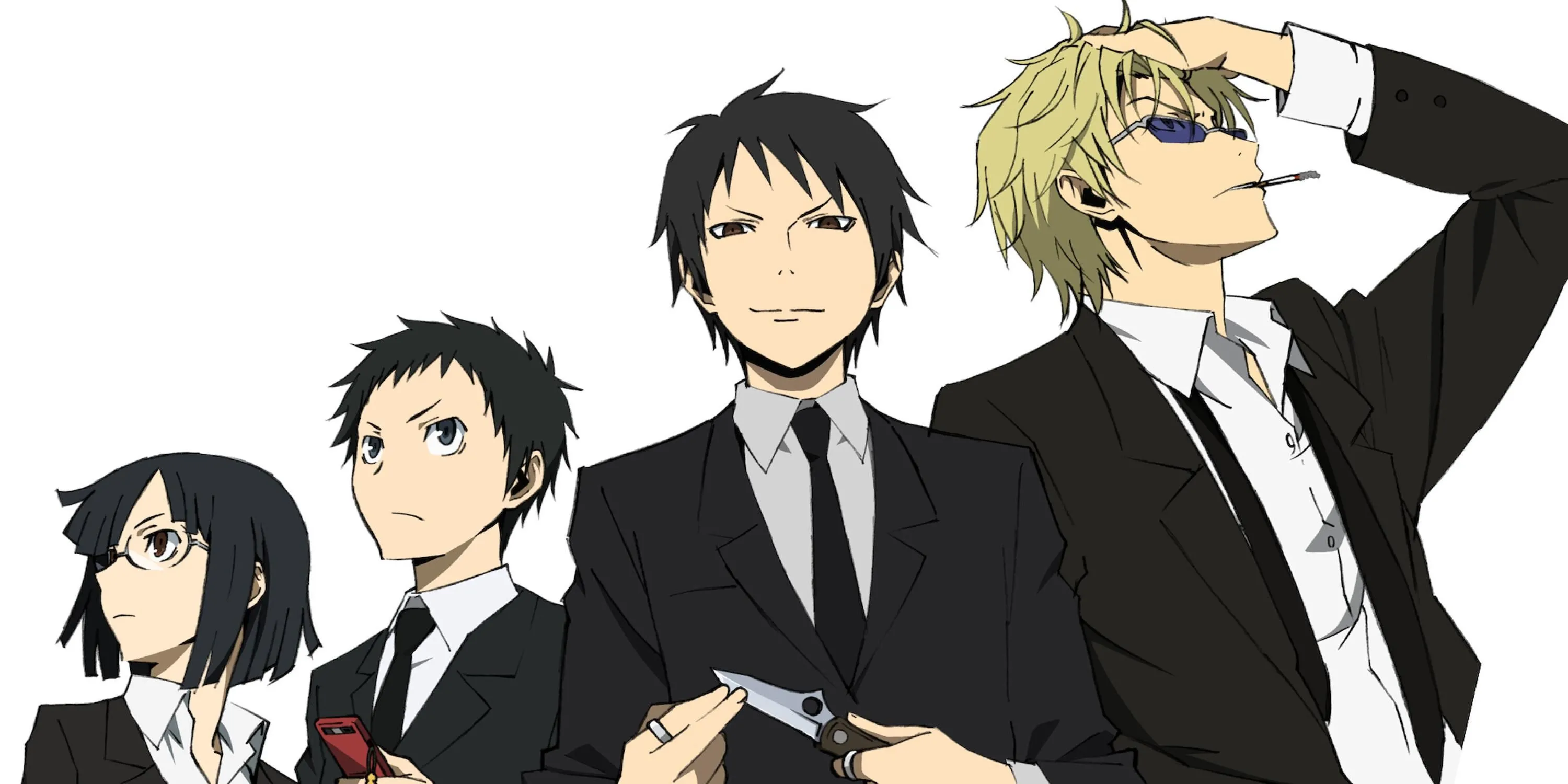 Thủ Vô Đầu Celty cưỡi chiếc xe máy của mình trên đường phố Ikebukuro trong anime Durarara!!