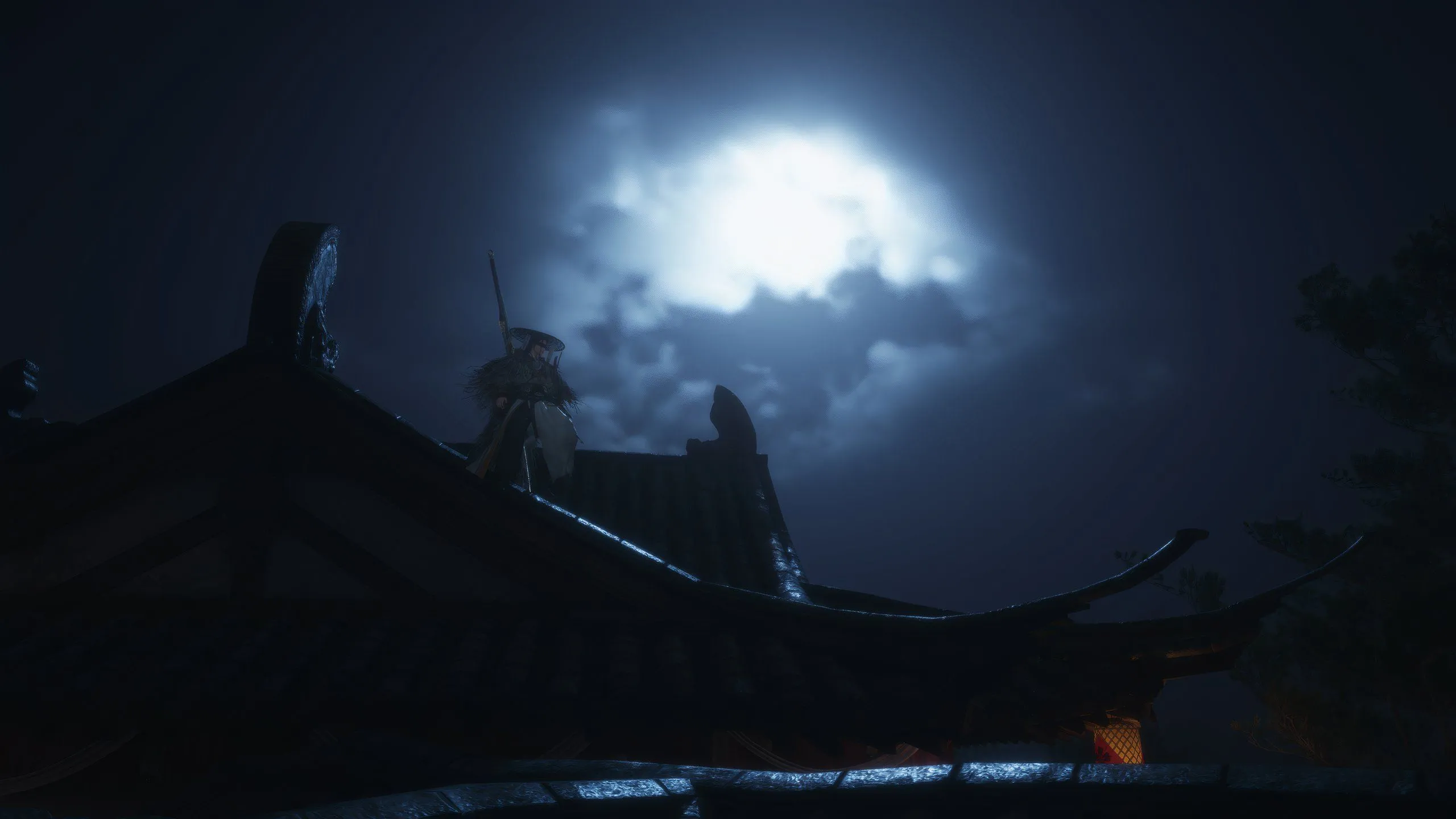 Chiến binh Where Winds Meet đứng trên mái nhà dưới ánh trăng tròn, biểu tượng của sự tự do trong game võ hiệp free-to-play