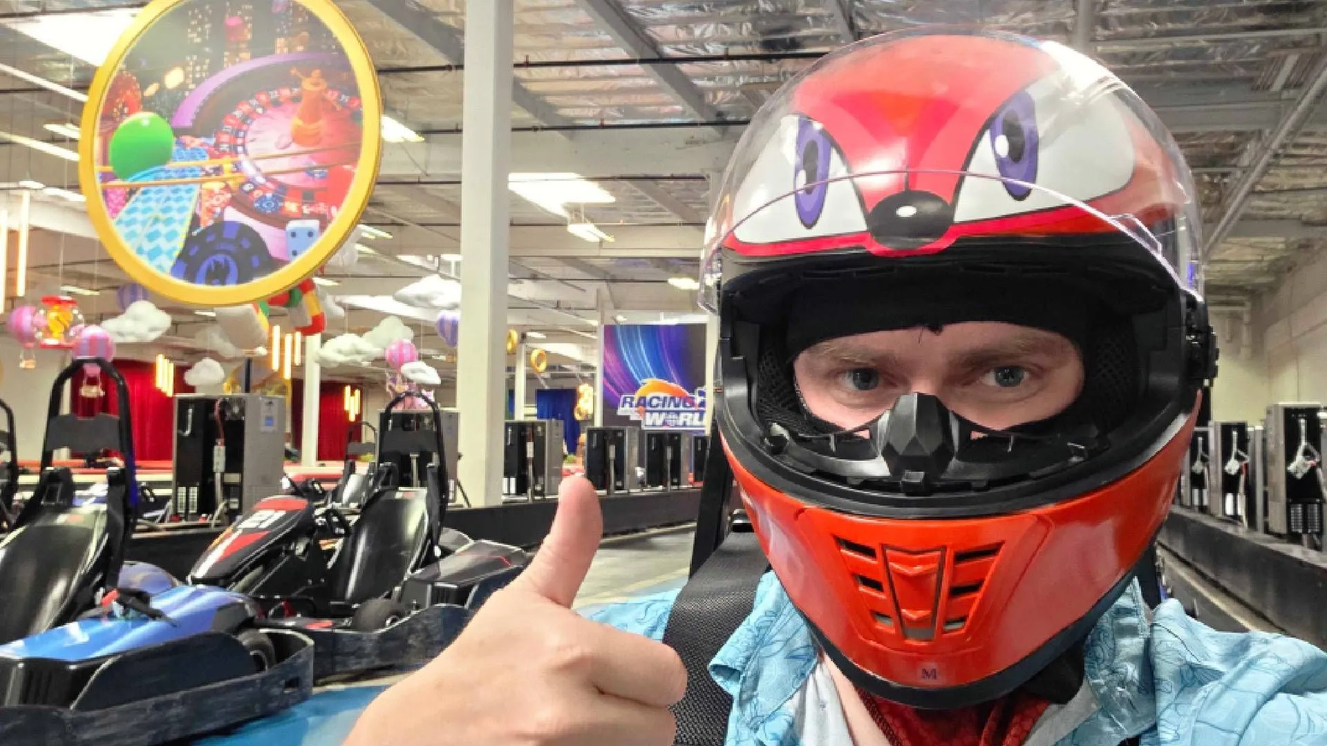Game thủ tự tin trên đường đua Sonic Racing Crossworlds tại K1 Speed, sẵn sàng cho cuộc bứt tốc