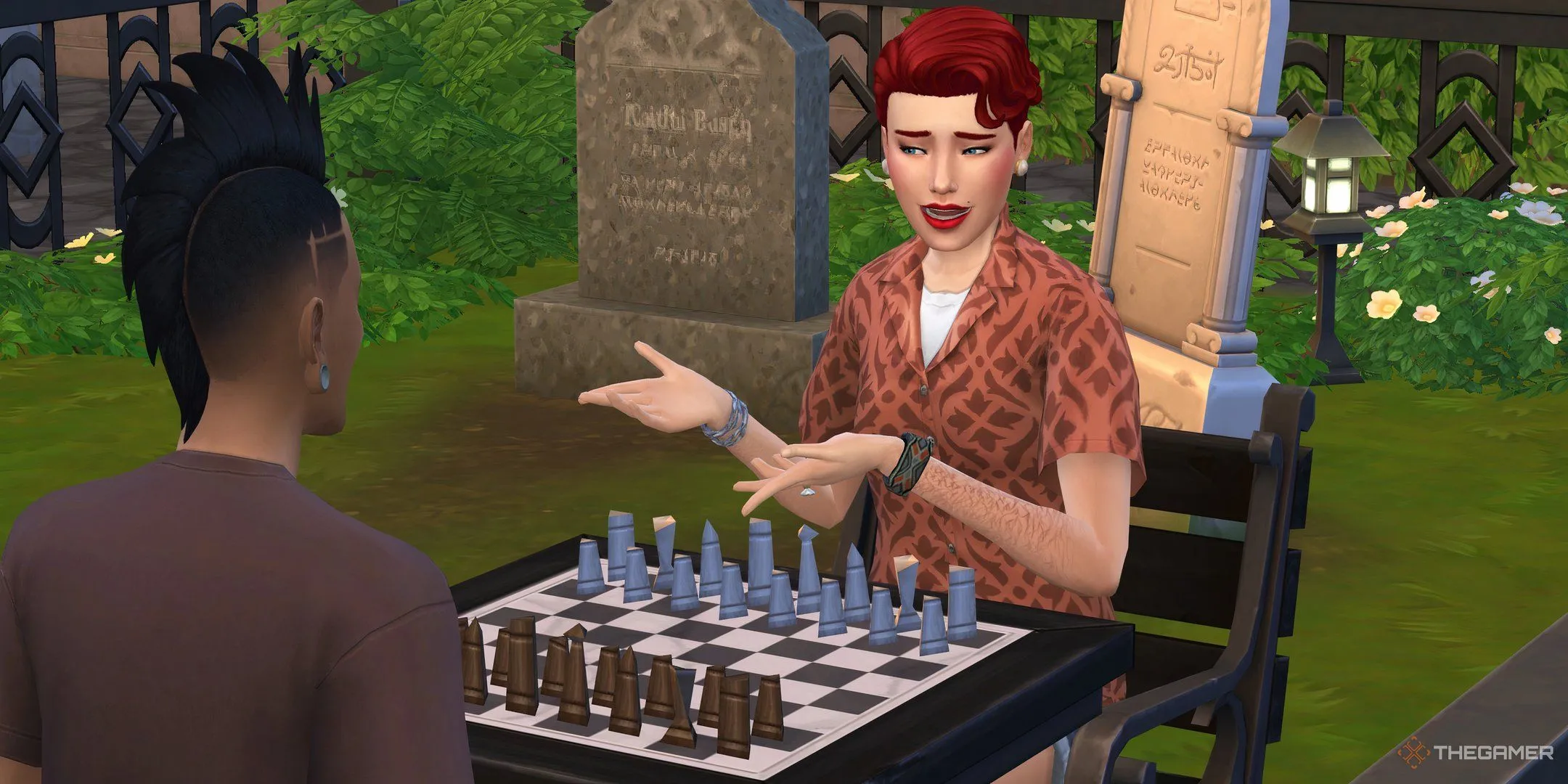 Hai nhân vật Sims chơi cờ vua trong The Sims 4 gần mộ, minh họa không khí căng thẳng của ván đấu trí tuệ