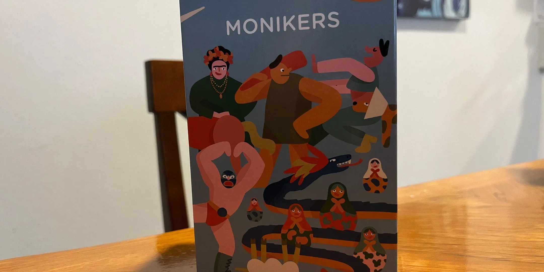 Monikers: Cuộc đua đoán từ đầy hài hước và thử thách