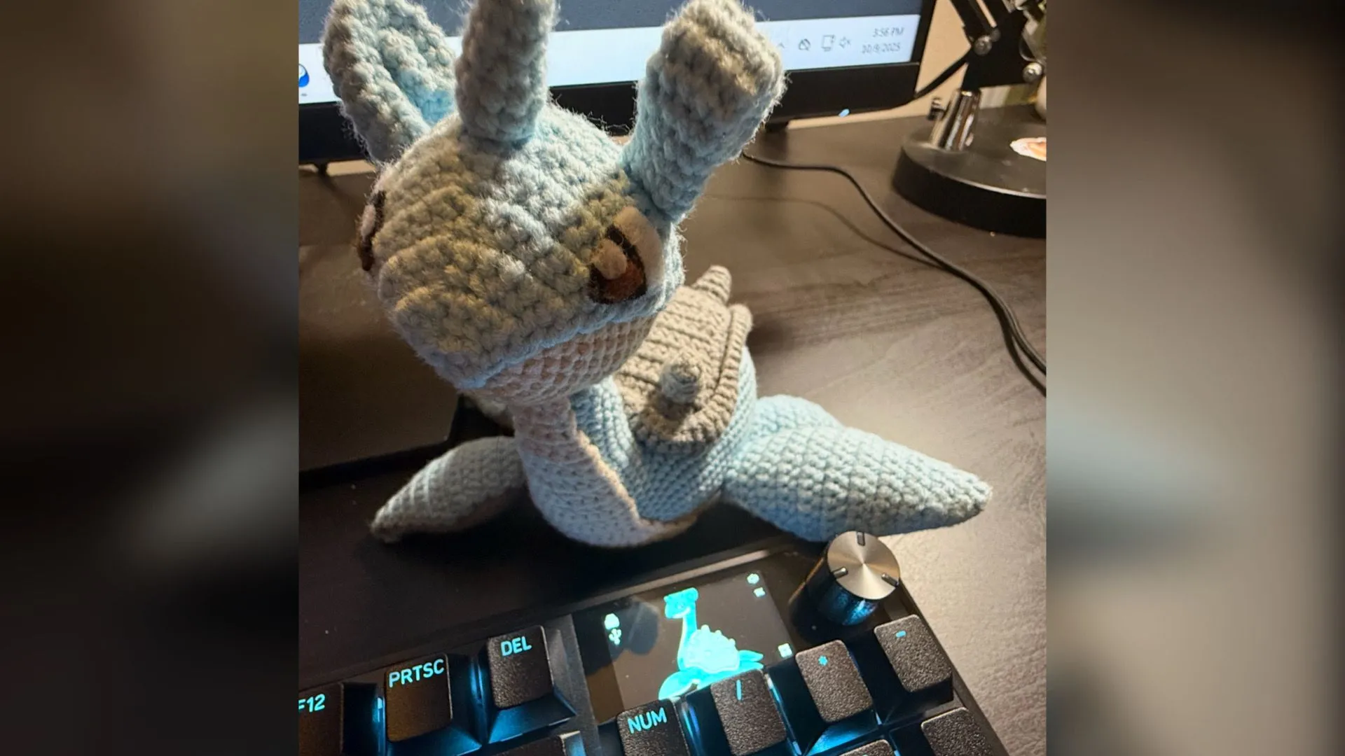 Bố cục 96% gọn gàng nhưng vẫn có numpad đầy đủ